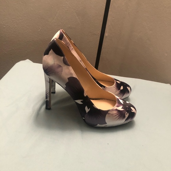Nine West Floral Satin platform heels - Picture 4 of 12